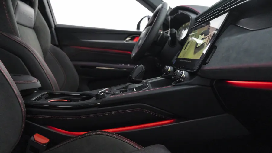 LYNK & C0 05 - Interior image 2