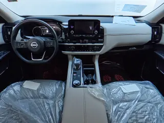 Pathfinder S 4WD - Interior thumbnail 1