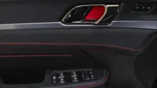 LYNK & C0 05 - Interior thumbnail 7