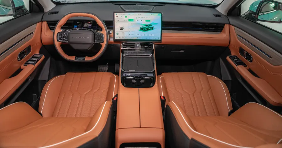 soueast s06 - Interior image 1