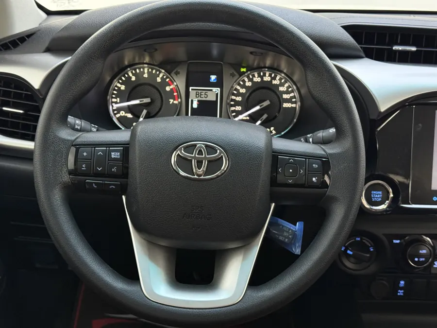 Hilux GLX S - Interior image 10