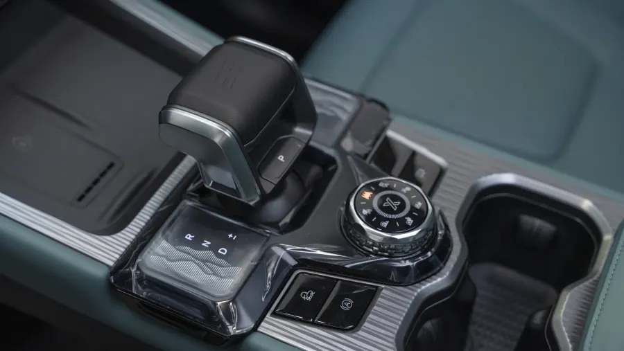 T1 Luxury - Interior image 1