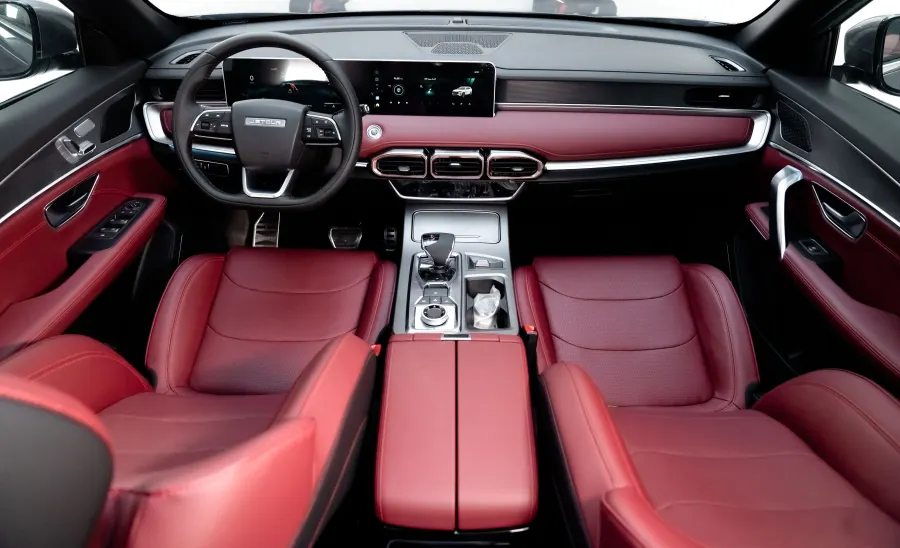 X 70 PLUS - Interior image 4