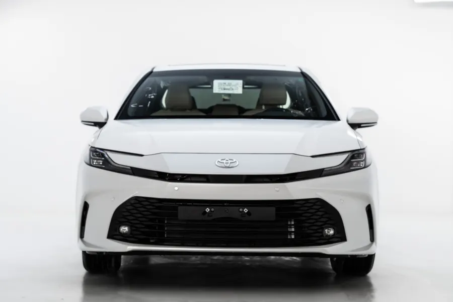 Camry LE - lang.Exterior image 2