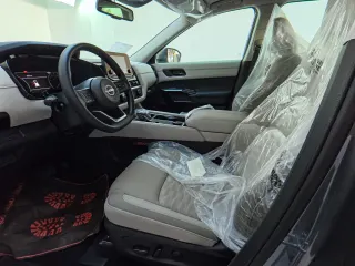 Pathfinder S 4WD - Interior thumbnail 4