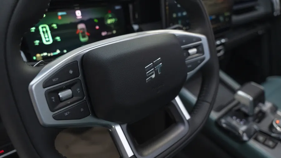 T1 Luxury - Interior image 6