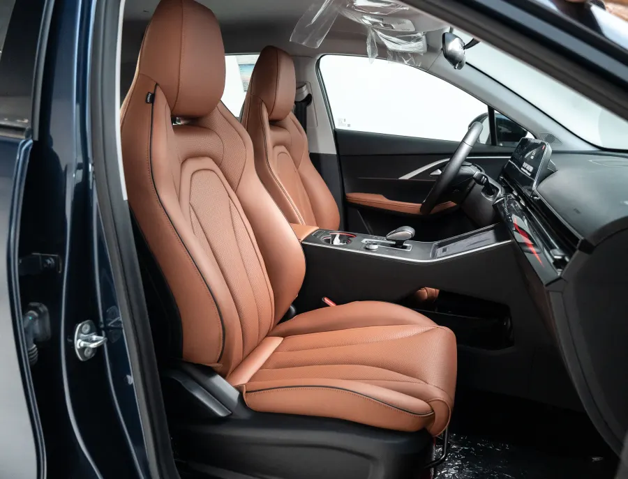 C5 230T - Interior image 3