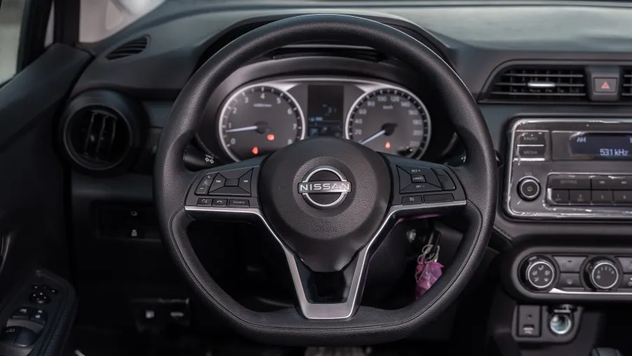 sunny standard - Interior image 4