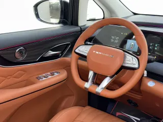Forthing V9 - Interior thumbnail 9