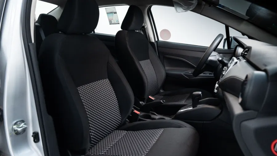 sunny standard - Interior image 1