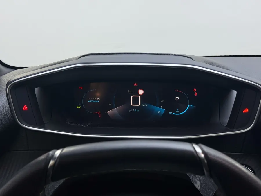 208 GT - Interior image 10