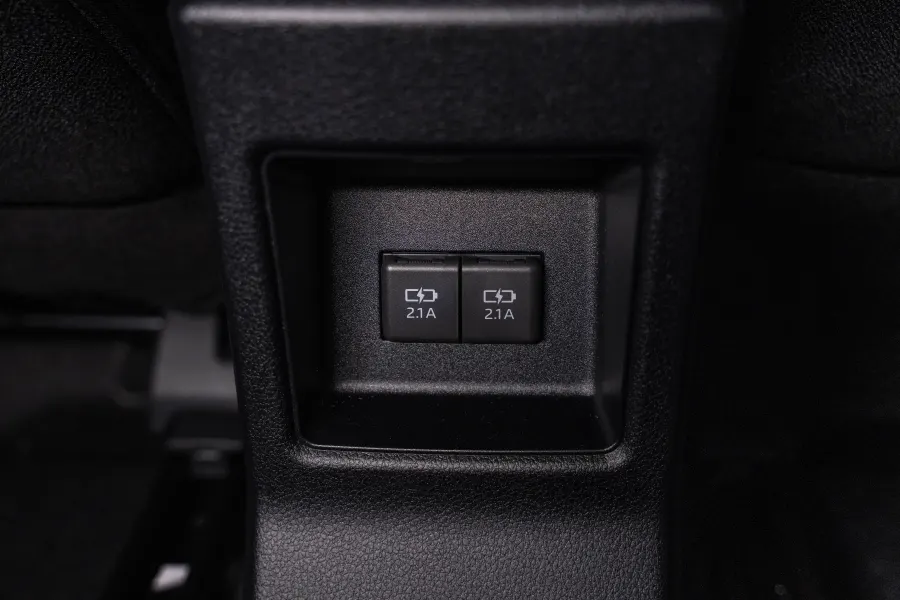 Veloz GLX - Interior image 7