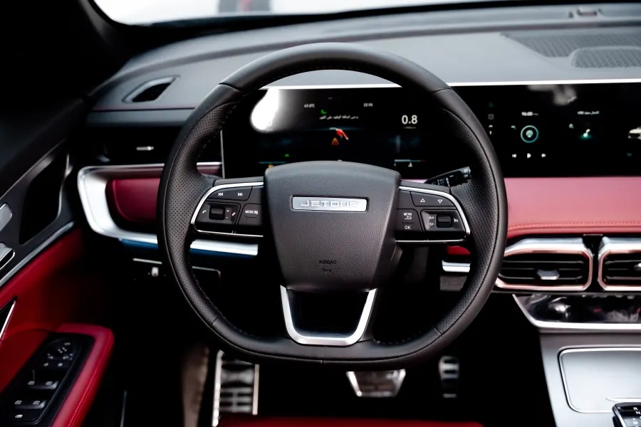 X 70 PLUS - Interior image 6