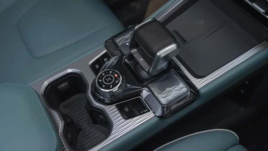 T1 Luxury - Interior image 2