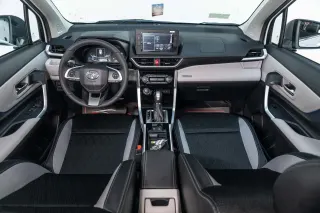 Veloz GLX - Interior thumbnail 2