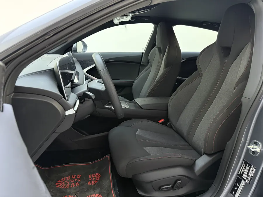 MG 7 - Interior image 1