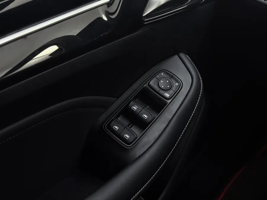 Mg 5 FaceLift - Interior image 8