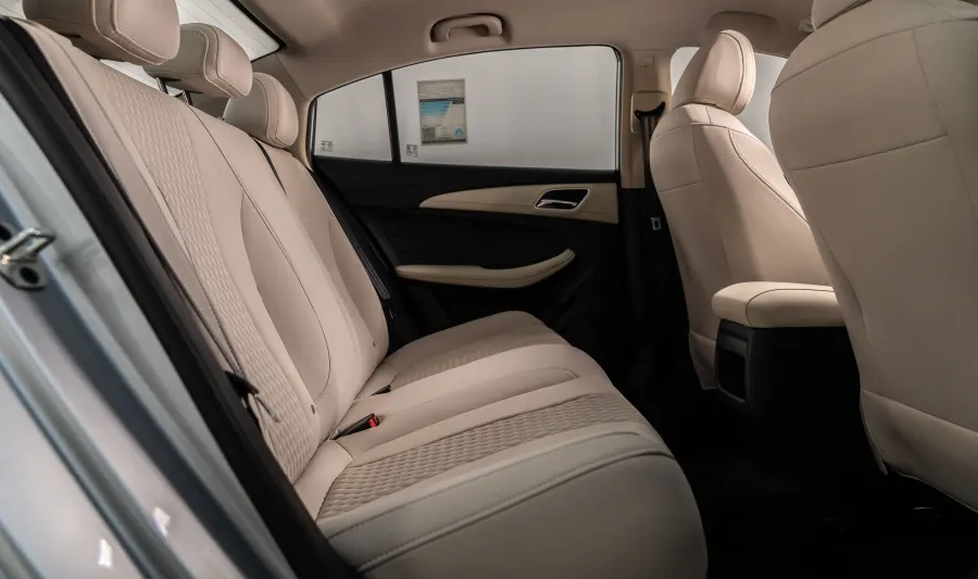 MG 5 DELUX - Interior image 8