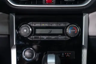 Veloz GLX - Interior thumbnail 5