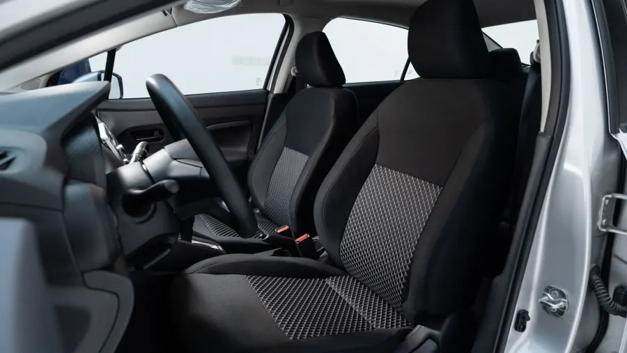 sunny standard - Interior image 2