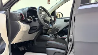 Grand i10 Standard - Interior thumbnail 1