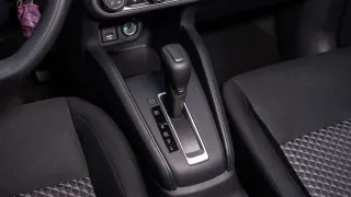 sunny standard - Interior thumbnail 6