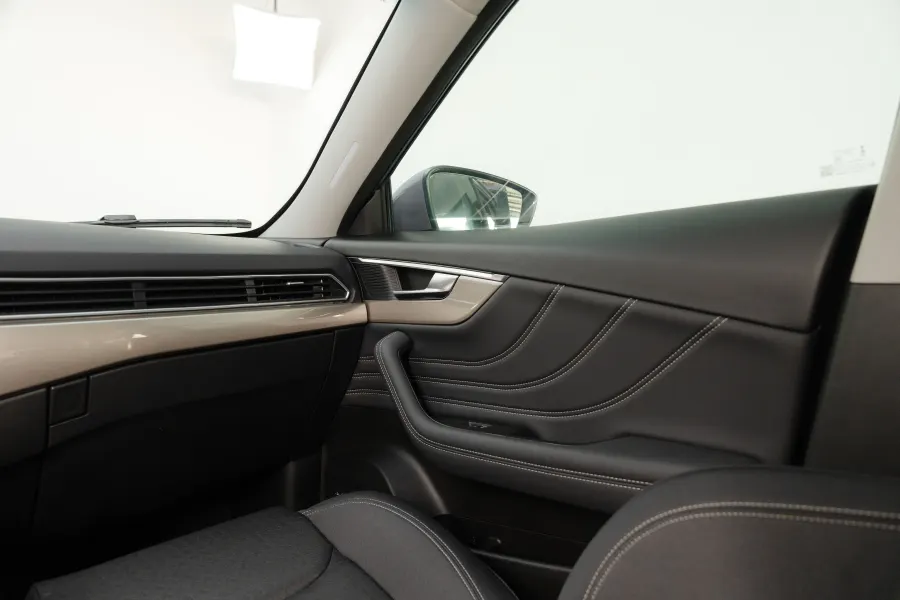 X70 COMFORT - Interior image 10