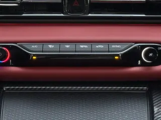 Empow S - Interior thumbnail 9
