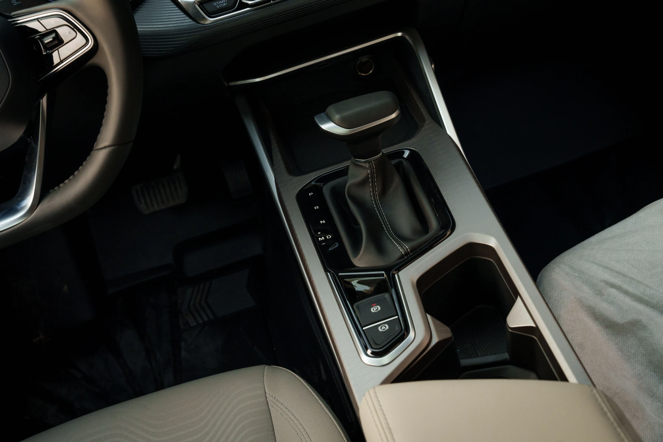 Geely GS - Interior image 1