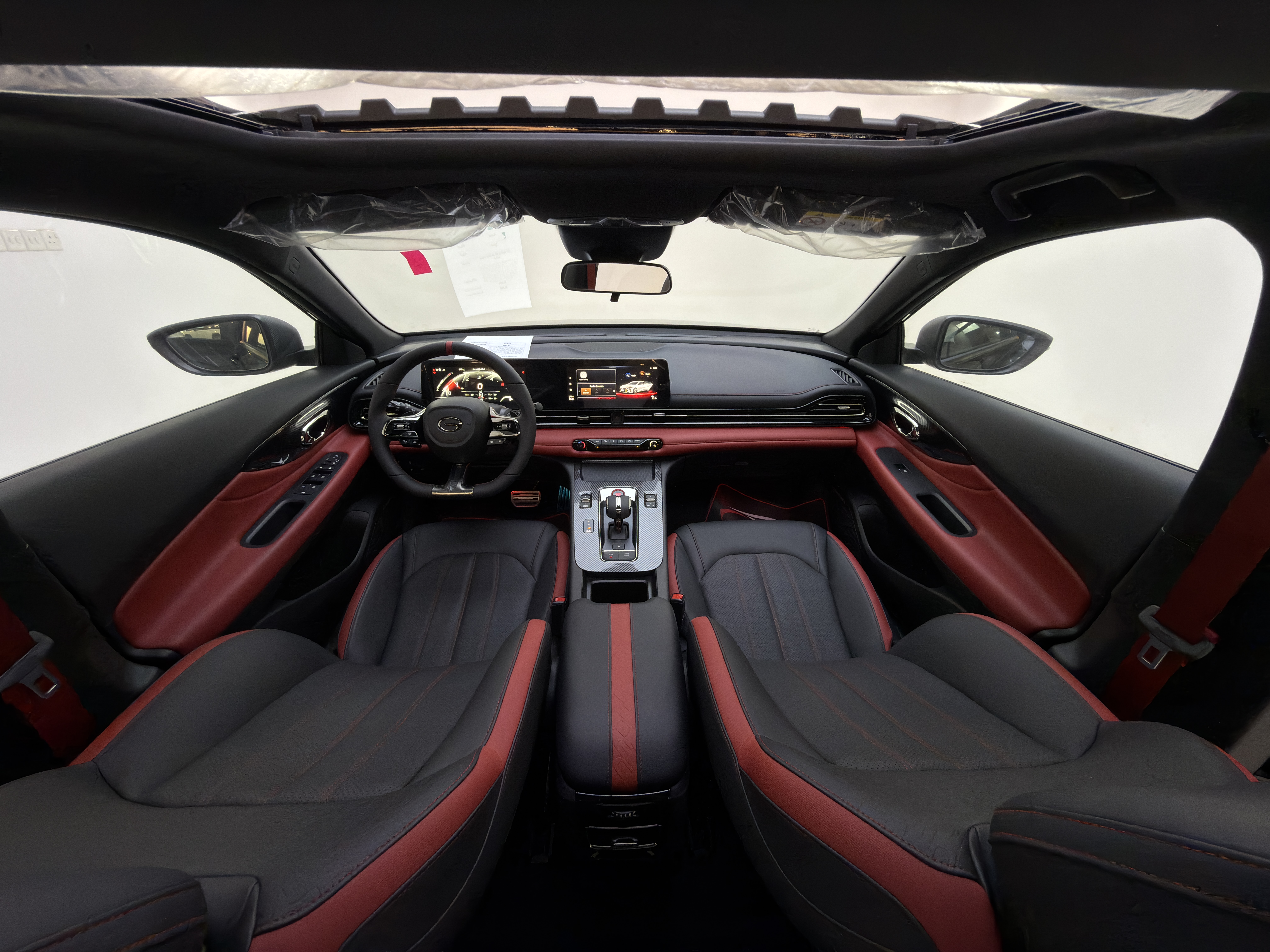 Empow S - Interior thumbnail 6